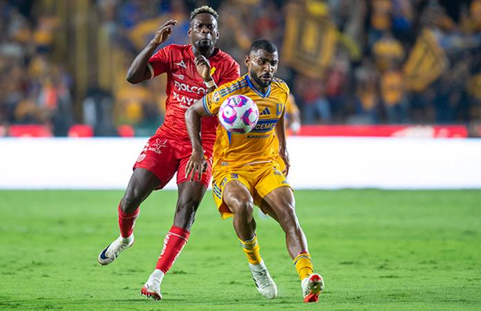 Tigres le da la vuelta al Necaxa