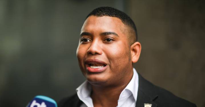 Investigan a un congresista colombiano por destruir un homenaje a víctimas del conflicto