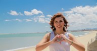 Gobernadora revisa con legisladores Ley de Acceso Libre a Playas, ante casos de BC