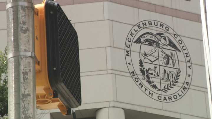 Court employee charged with bringing gun into Mecklenburg courthouse