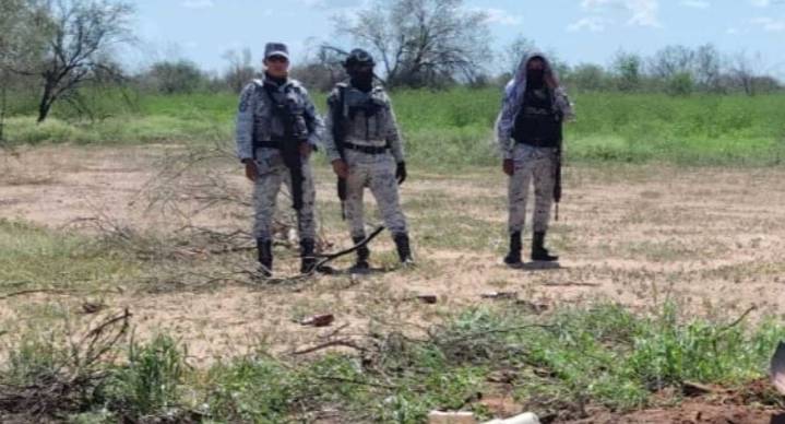 Hallan cuerpo de hombre sin vida en carretera a Costa de Hermosillo