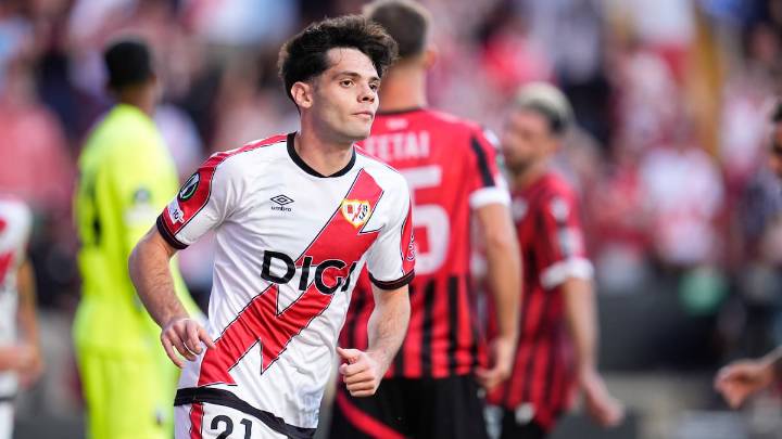Fran Pérez celebra el triunfo en 'El Larguero': "No soy delantero, pero en el Rayo se juega así: feliz y vertical"