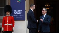 Londres negocia con Kosovo la creación de centros de acogida de inmigrantes rechazados