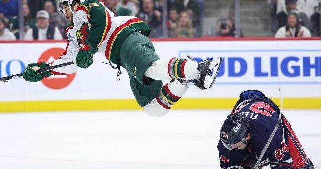 Kyle Connor gets the winner for the Jets just 46 seconds into OT for 4