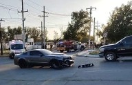 Muere motociclista en accidente al impactar contra un Mustang