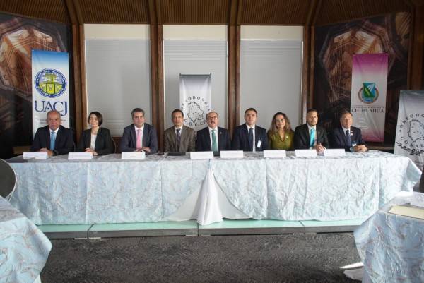 Celebran en Chihuahua el Congreso Estatal de Ortodoncia y firman acuerdo académico histórico