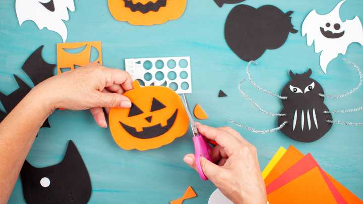 8 Ways To Decorate For Halloween Without Spending Any Money