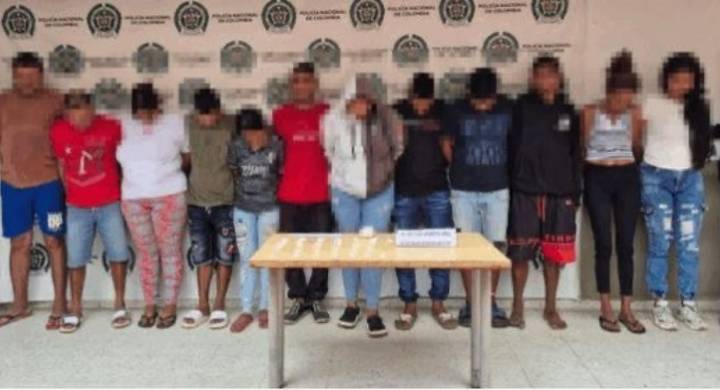 Capturan a 12 presuntos integrantes de la banda ‘Los Botánicos’ en Ciénaga Durante el operativo se les incautó una significativa cantidad de clorhidrato de cocaína.