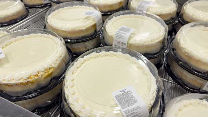 The Costco Bakery Pumpkin Cheesecake Is Different This Year. Here's What Changed