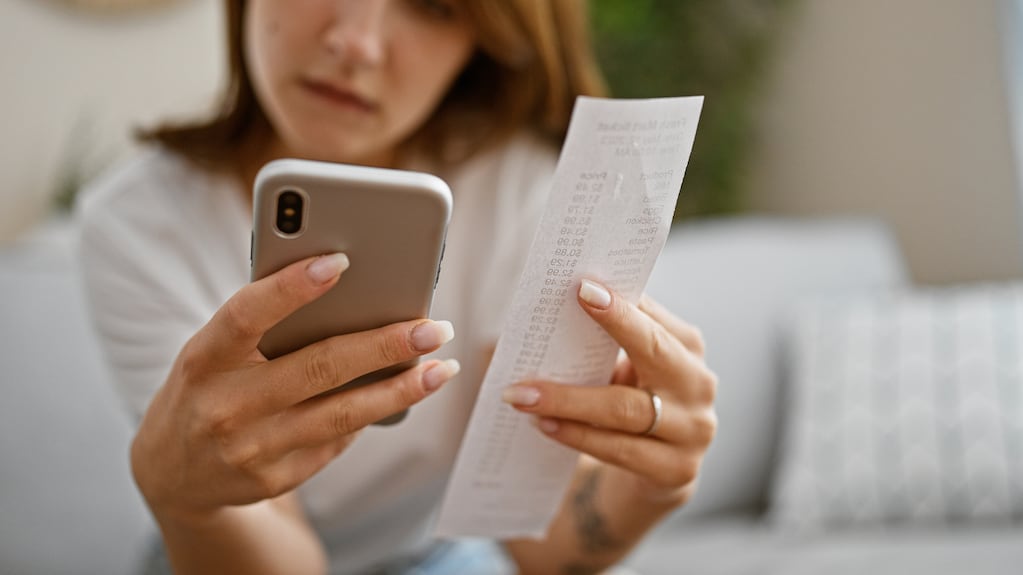 De IVA a Ingresos Brutos: cuántos impuestos puede llegar a pagar un argentino en 2025