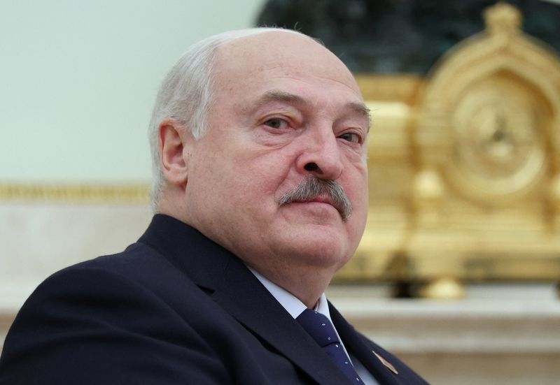 Lukashenko says Lithuania's border closure a 'crazy scam'