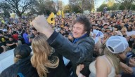 Javier Milei recorrió Córdoba para apuntalar la campaña libertaria de cara al domingo