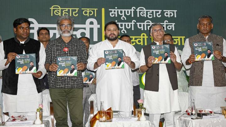 Bihar polls: Mahagathbandhan promises govt jobs for one member of each family