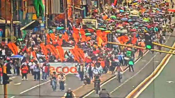 Protesta de profesores se unió a las manifestaciones que tienen paralizada a Bogotá