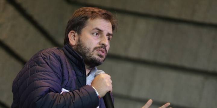 Superintendente de Salud, Giovanny Rubiano, salió del cargo por presunta corrupción, aseguró el representante del CD Andrés Forero: “Por la tragedia de Nueva EPS”