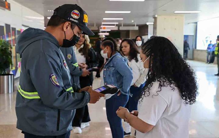 Retornan 313 connacionales desde EE. UU. con la Gran Misión Vuelta a la Patria