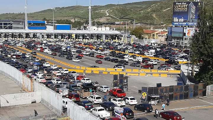Urge transporte colectivo en cruces fronterizos entre Tijuana y San Diego: Mungaray