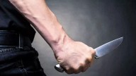 Apuñaló a un hombre por no dejarle subir a un pistero