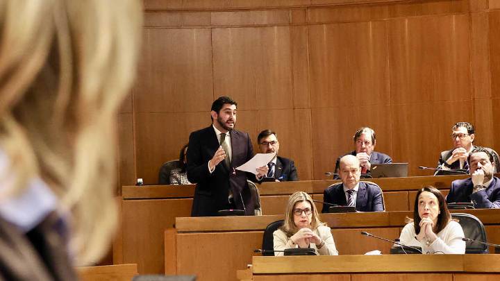 Vox cesa al asesor que difundió mensajes fascistas en sus redes sociales