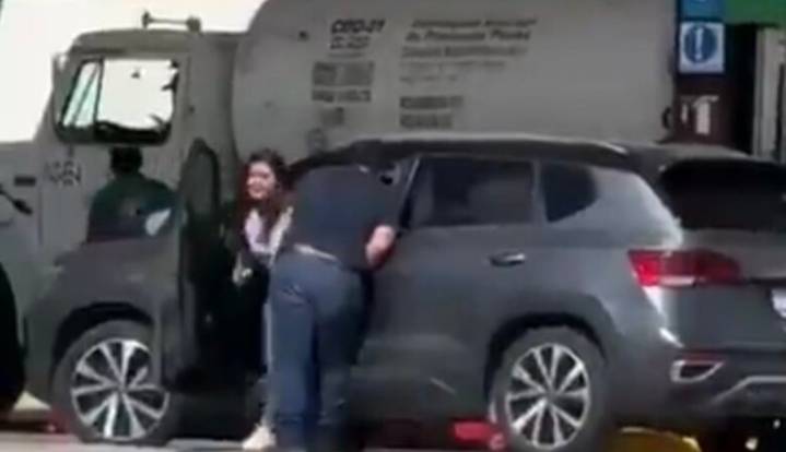 Robo a plena luz del día: Mujer despojada de su camioneta en Lomas de Angelópolis