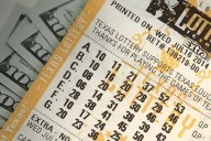 Una jubilada se hizo millonaria con 83.5 millones en la lotería, pero internet convirtió su premio en una pesadilla