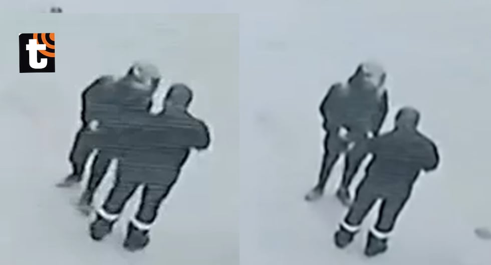 ¡Maldito lo obligó a transferir! Video muestra como ladrón asalta a hombre y lo encañona para enviarle dinero desde su celular Un ladrón encañonó a un vecino y lo obligó a transferir dinero desde su c