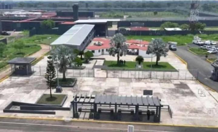 Reubican a más de 150 presos al nuevo penal de Huimanguillo; el traslado será gradual