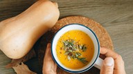 En tan solo 15 minutos podrás cenar una rica y sana crema de calabaza llena de fibra y vitaminas