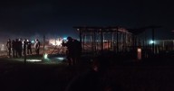 Familia pierde todo tras incendio en vivienda de madera; apenas tenían tres días habitando el lugar