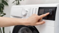 El precio de la luz subirá este martes un 13% y superará los 100 euros/MWh