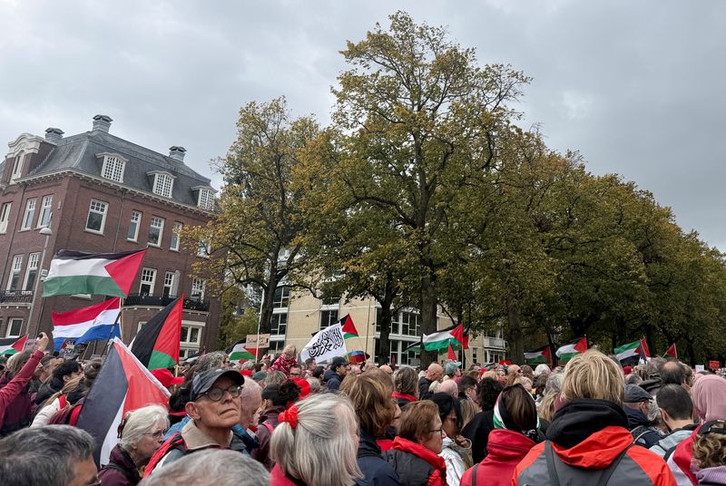 Hundreds of thousands protest in Amsterdam against Gaza war