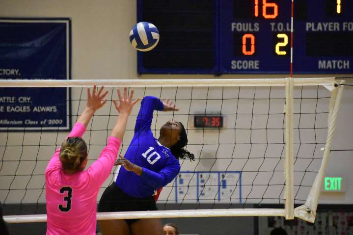 Federal Way volleyball falls to Kentlake after promising start