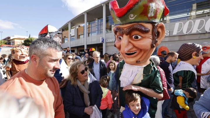 El Rastrillo Aragón 2025 vive un fin de semana lleno de público y actividades