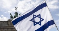 In Images: Israelis Gather for Sukkot Prayers in Hostages Square