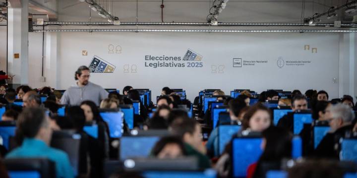 El Gobierno realizó el simulacro general del recuento de votos para las elecciones del 26 de octubre