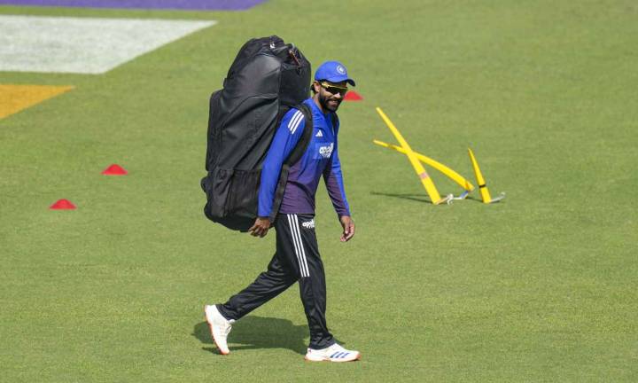 India targets another early finish against struggling Roston Chase
