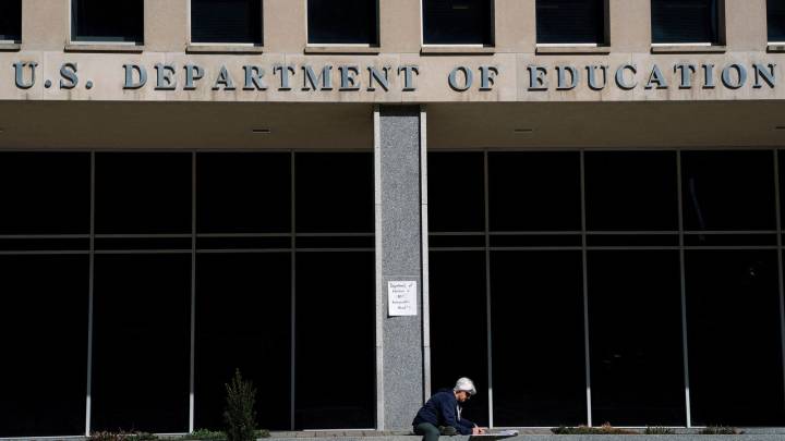 Mass layoffs of federal workers begins as Trump ramps up pressure over shutdown