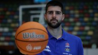 Danilo Brnovic, alero del Leyma Básquet Coruña: «Cuando uno disfruta estando en la pista, todo lo demás llega solo»
