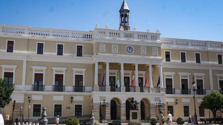 32 funcionarios y 3 trabajadores del Ayuntamiento de Badajoz, a la espera de tomar posesión de su plaza