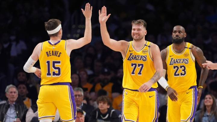 Watch LA Lakers vs. Warriors NBA opener, free Streameast alternatives, start time, TV channel