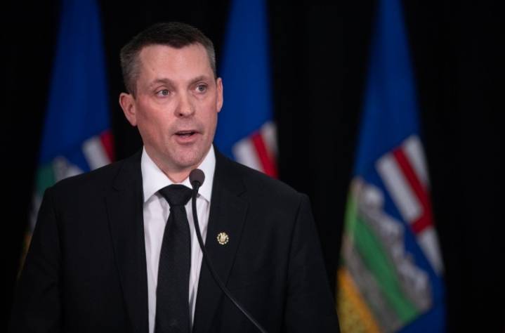 Talks stall between Alberta teachers, government in provincewide strike
