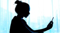 Imputaron a un profesor de 67 años que contactó a su alumna de 13 años: “Estoy re enamorado de vos”