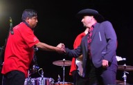Participa alcalde de Nava en aniversario de club de motos
