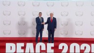 Vídeo: Así fue el saludo entre Donald Trump y Pedro Sánchez en la cumbre de Egipto