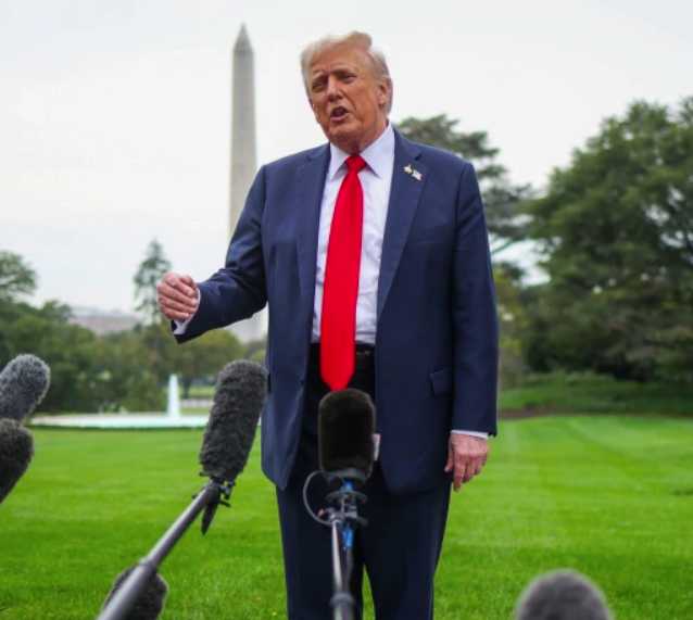 Sindicatos presentan demanda por el plan "ilegal" de Donald Trump de despedir a numerosos empleados federales durante el cierre