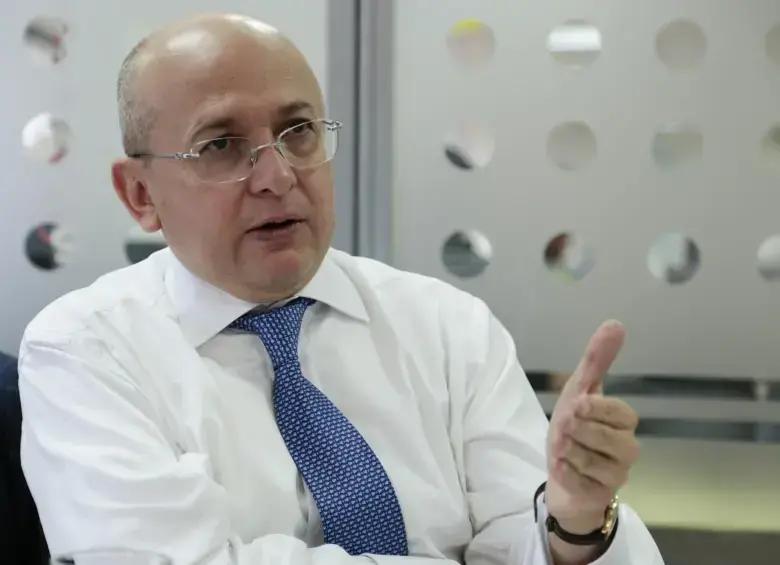 Procuraduría investigará al ministro de Justicia Eduardo Montealegre por presunta participación en política