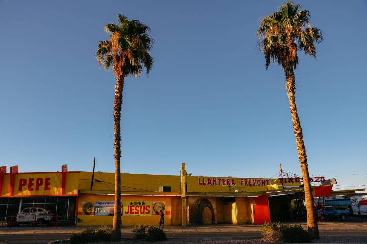 Clark County to give out free trees to residents of Las Vegas heat islands