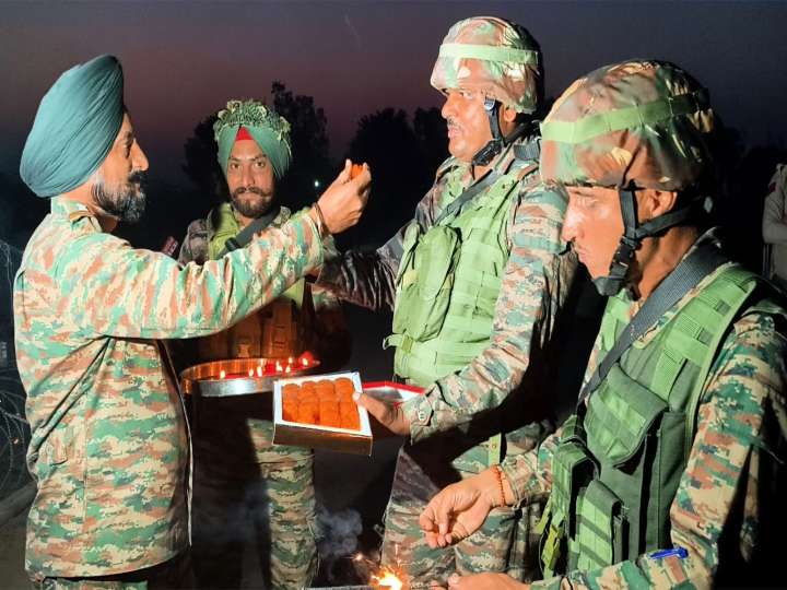 Indian Army Battalion of Krishna Ghati Brigade celebrates Diwali with civilians in Poonch