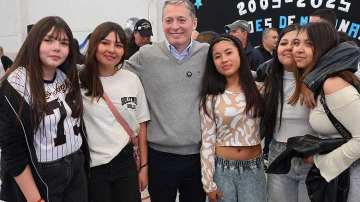 Monte Grande: se realizó el acto de imposición de nombre y 20° aniversario de la Escuela Secundaria N°40