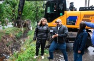 La intendente Fuentes supervisó el operativo de mantenimiento y limpieza del desagüe de Av. Aguirre